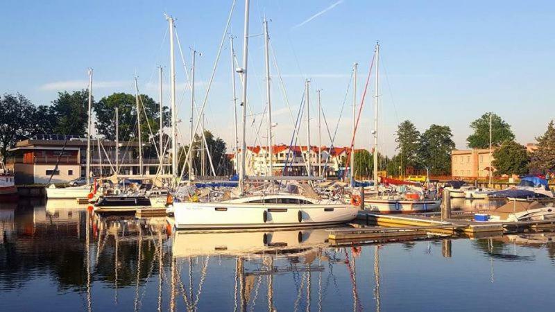 ダルウフコApartament Baltic Koronaアパートメント エクステリア 写真