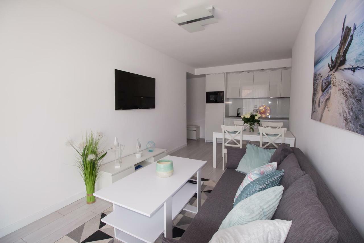 ダルウフコApartament Baltic Koronaアパートメント エクステリア 写真